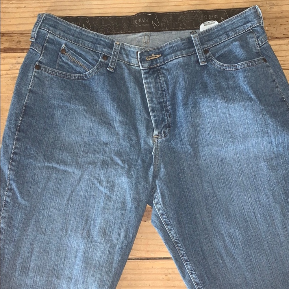 Q-BABY denim boot cut jeans.